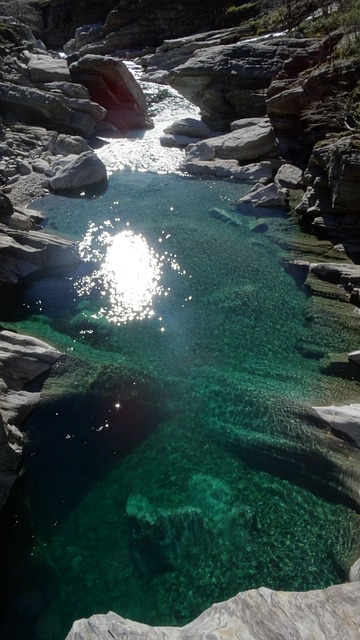 Piazzola in valle vicino a lago